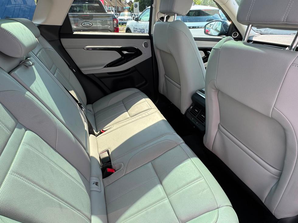 Land Rover Range Rover Evoque Photo d23fea32-8392-45b1-a6f6-20cc863e54be.jpeg