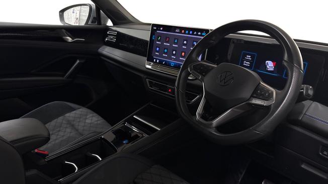 VOLKSWAGEN Tiguan Photo 6