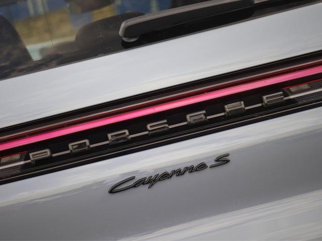 Porsche Cayenne Photo 10