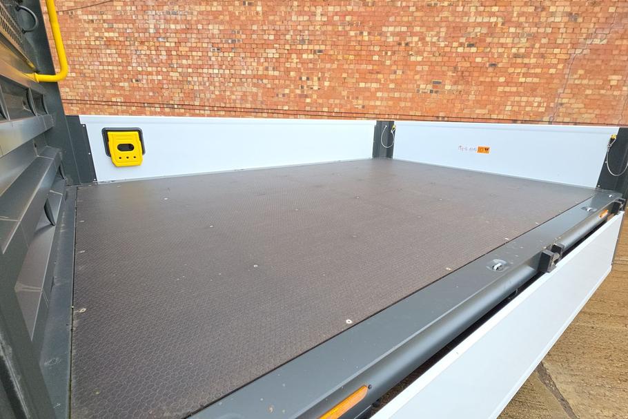 Used FORD TRANSIT YP75KJJ 4