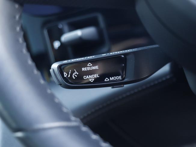 PORSCHE Taycan Photo 33