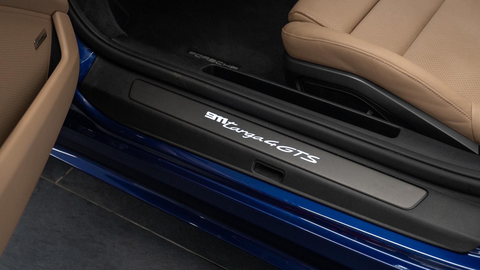 Porsche 911 Photo d26932f0-e154-4c5d-bb38-648b5618bb1a.jpg