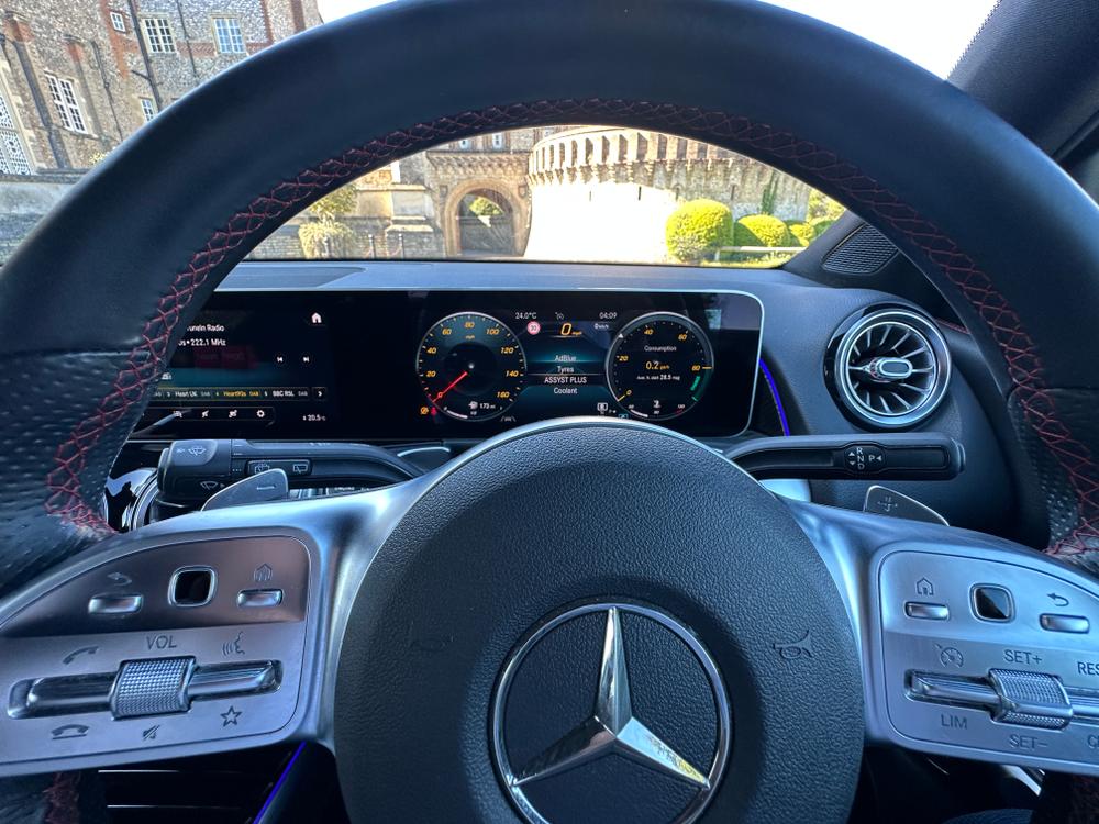 Used Mercedes-Benz GLB YR70CWF 32