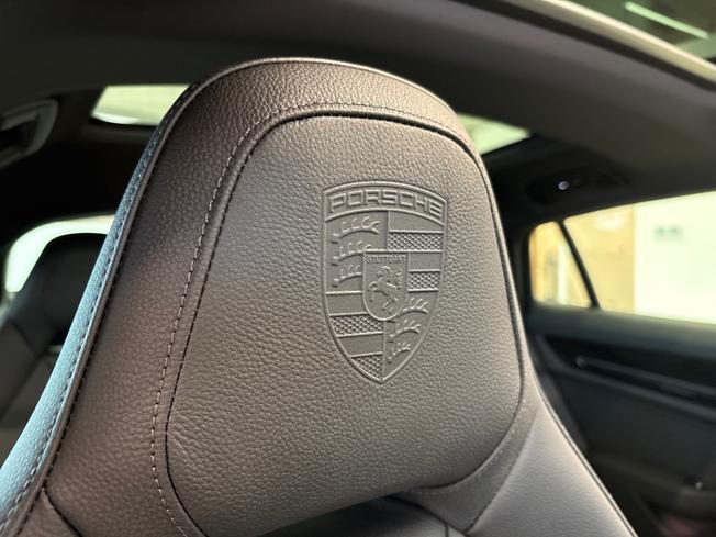 PORSCHE Panamera Photo 15