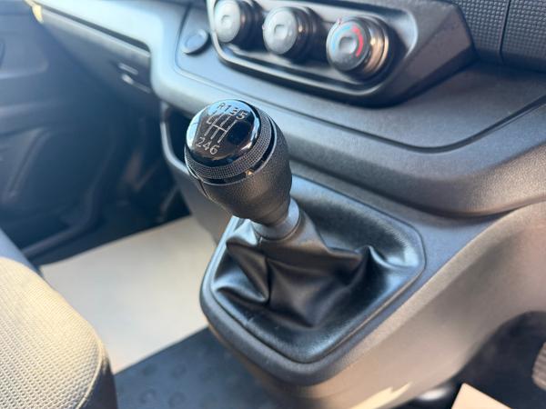 Used Renault Trafic HK23VYB 14