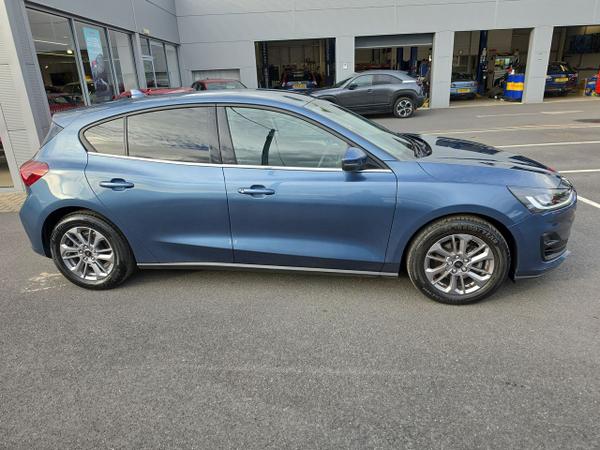 Ford Focus Photo 6