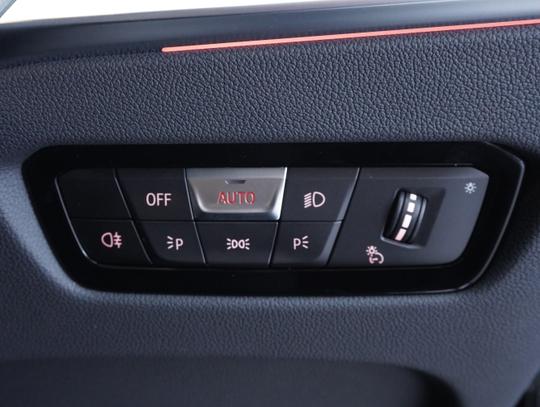 BMW i4 Photo d2dcfce2-5628-46a6-885d-5b348d37d341.jpg