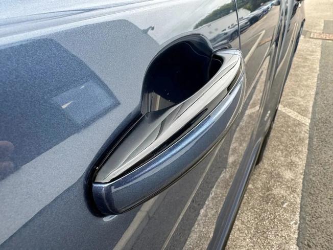 BENTLEY Bentayga Photo 30