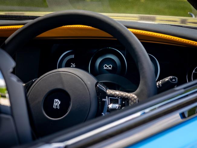 ROLLS-ROYCE Spectre Photo 16