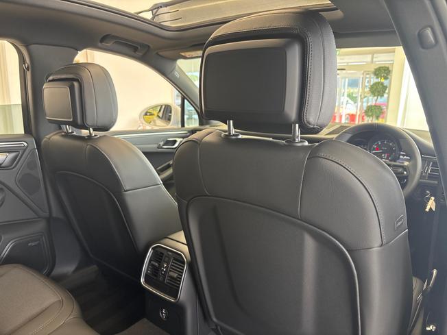 PORSCHE Macan Photo 45