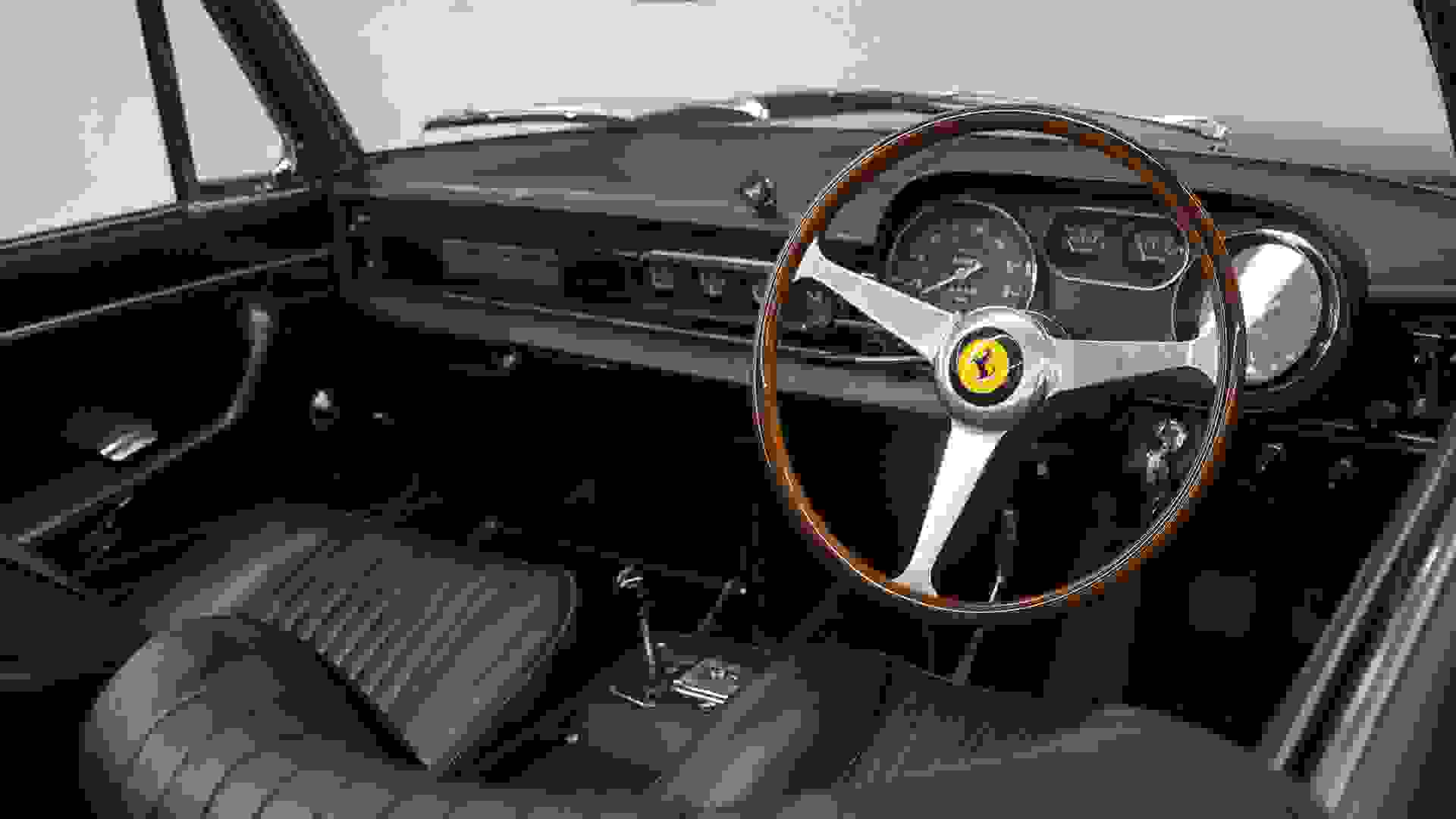 Ferrari 275 Photo d30db915-c149-4af4-8616-e4b556b4aae0.jpg