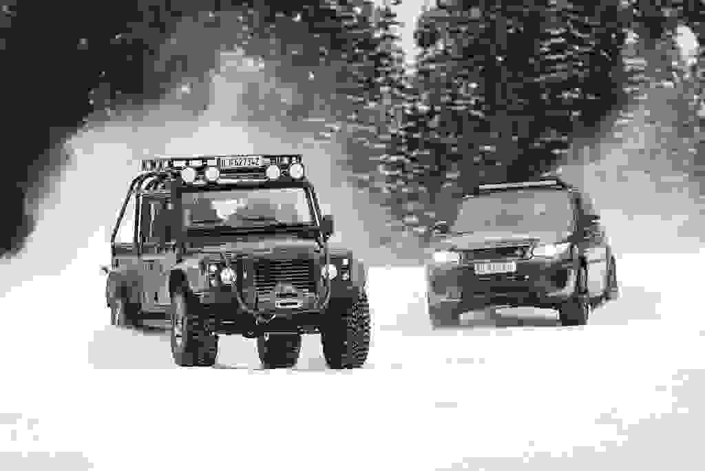Land Rover Defender 110 Pick-Up Photo d3129241-87d3-4e47-a83c-850668979104.jpg