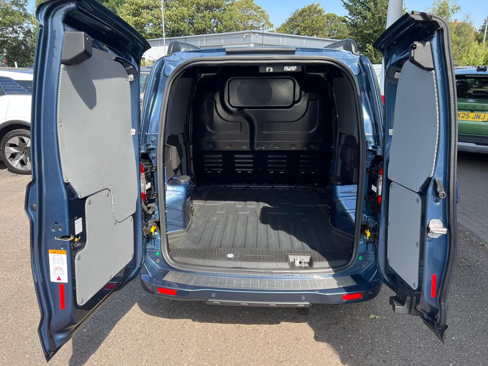 Ford Transit Courier Photo d3210537-2554-4867-b8fa-b0a93ba4fae7.jpeg