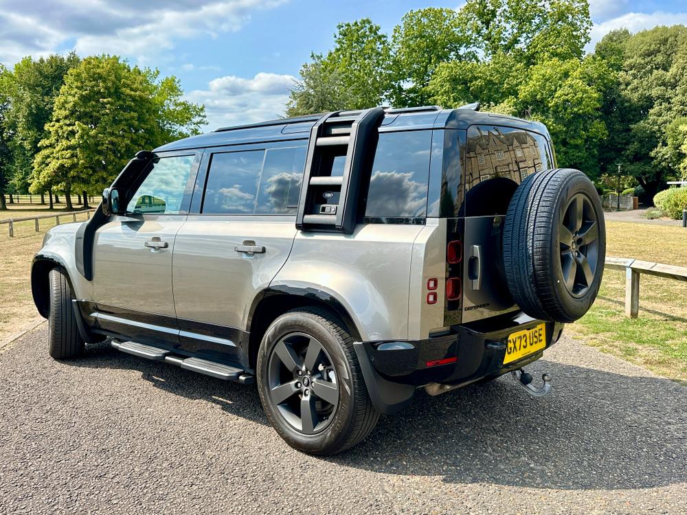 Used Land Rover Defender 110 GX73USE 21