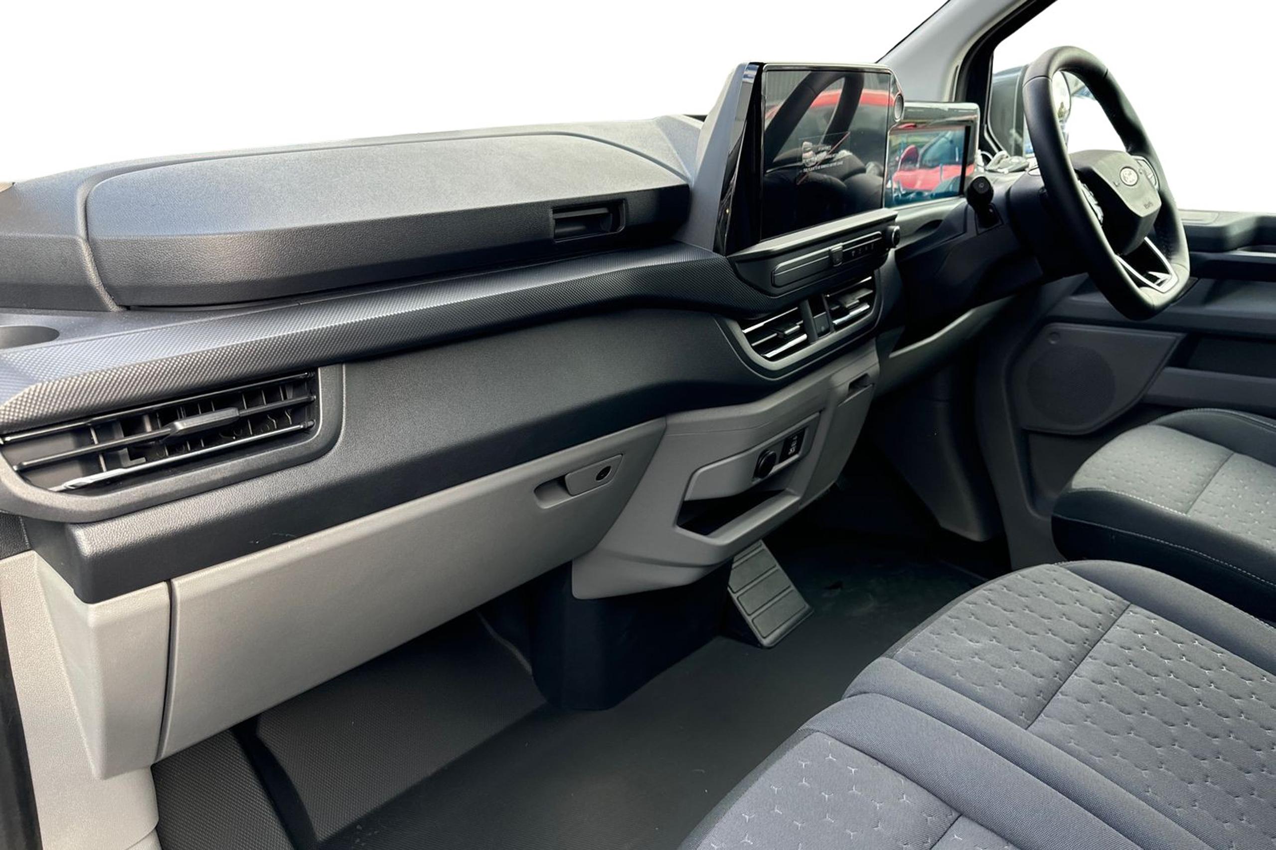 Ford TRANSIT CUSTOM Photo 3