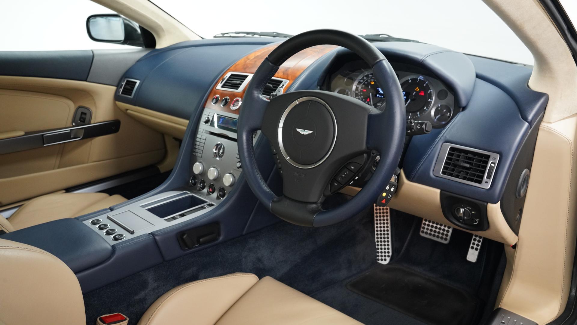 Aston Martin DB9 Photo d34ea062-40b9-4458-9056-7c22bc96f14f.jpg