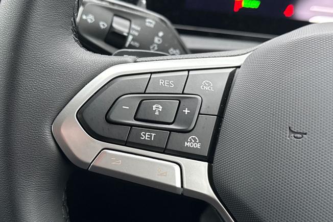 VOLKSWAGEN Tiguan Photo 16