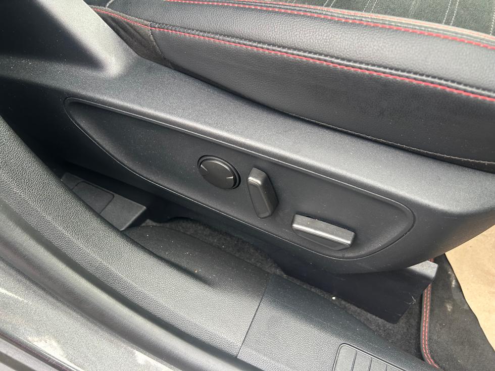 Ford Kuga Photo d361a098-6469-4171-b5c1-6bd1c9dc4d77.jpeg