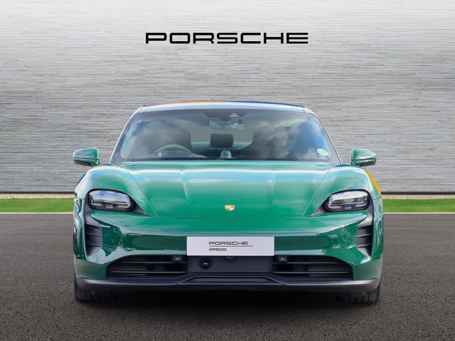 PORSCHE TAYCAN Photo 6