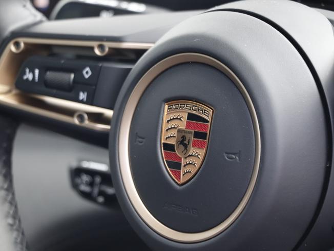 PORSCHE Taycan Photo 27