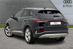 AUDI  Q4 Photo 3