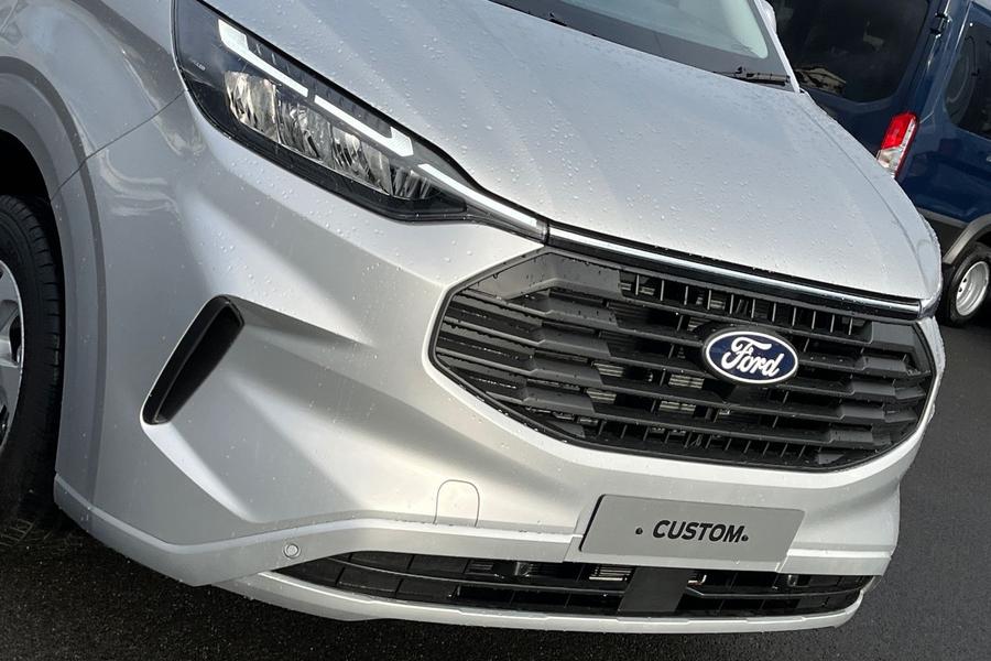 Ford TRANSIT CUSTOM Photo d396e7ab-af1e-4afd-afc4-cbbaad5e9e39.jpg