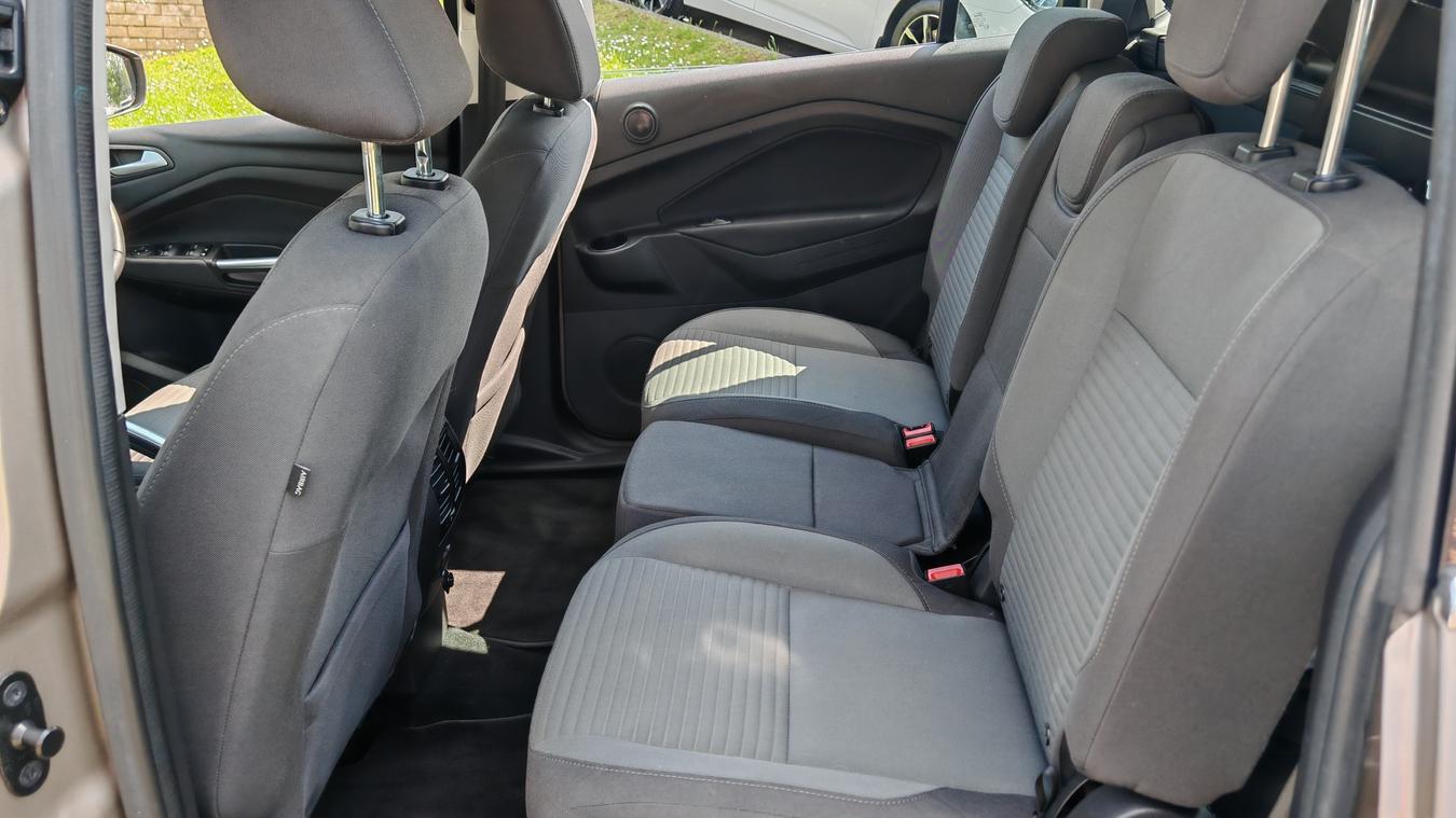 Used Ford Grand C-Max AF19KPE 18