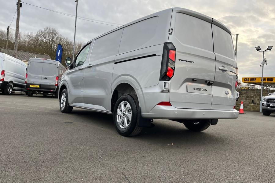 Ford TRANSIT CUSTOM Photo d39a223f-3cc5-47c1-a33c-ee2873eaa229.jpg