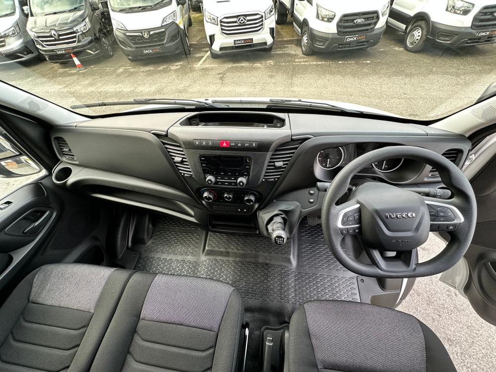 Iveco Daily Photo d39df24e-19ee-410a-a9ca-7940ae6e3b61.jpg