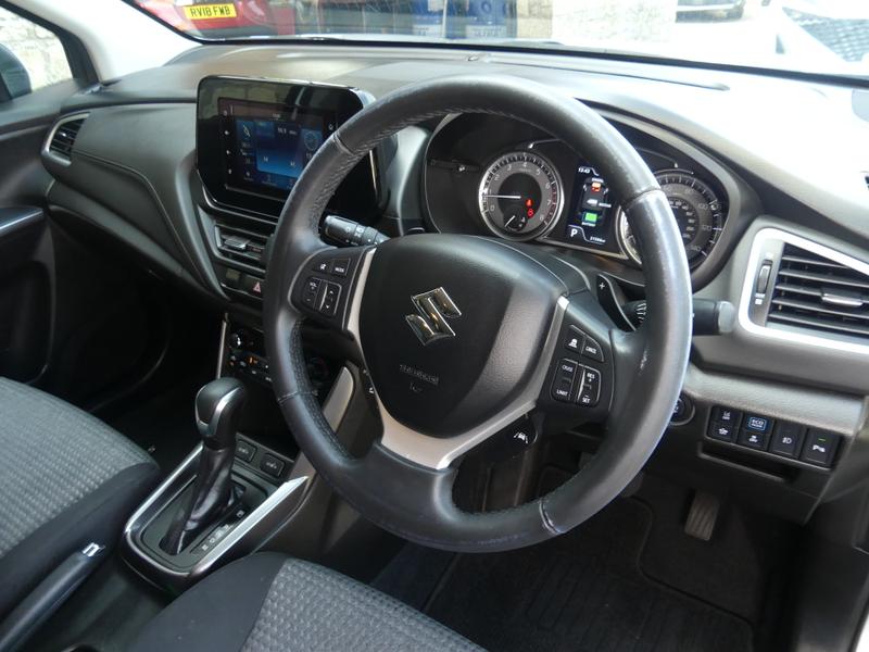 Suzuki S-Cross Photo d3b5d3cc-2f58-4d03-9010-c2afd8b4881a.jpg
