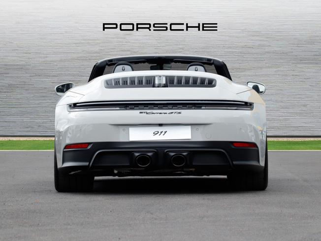 PORSCHE 911 Photo 8