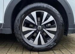 VOLKSWAGEN Taigo Photo 5