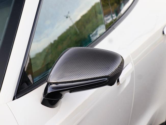 PORSCHE Taycan Photo 11