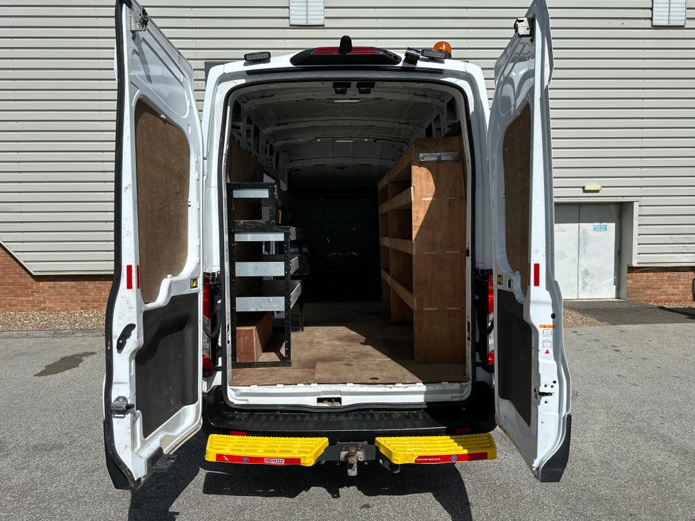 Ford Transit Photo d3dc259a-6005-4736-9bb5-f7af2abdbd6b.jpg