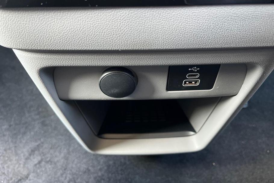 Used Ford TRANSIT CUSTOM L1DCIVPHEV08 26