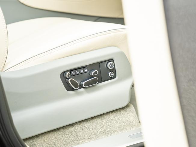 BENTLEY Bentayga Photo 29