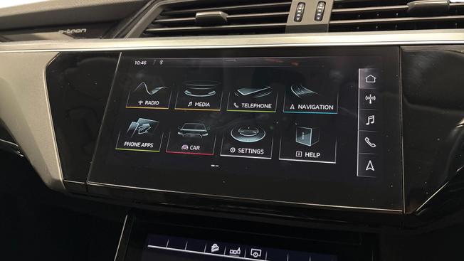 AUDI e-tron Photo 9