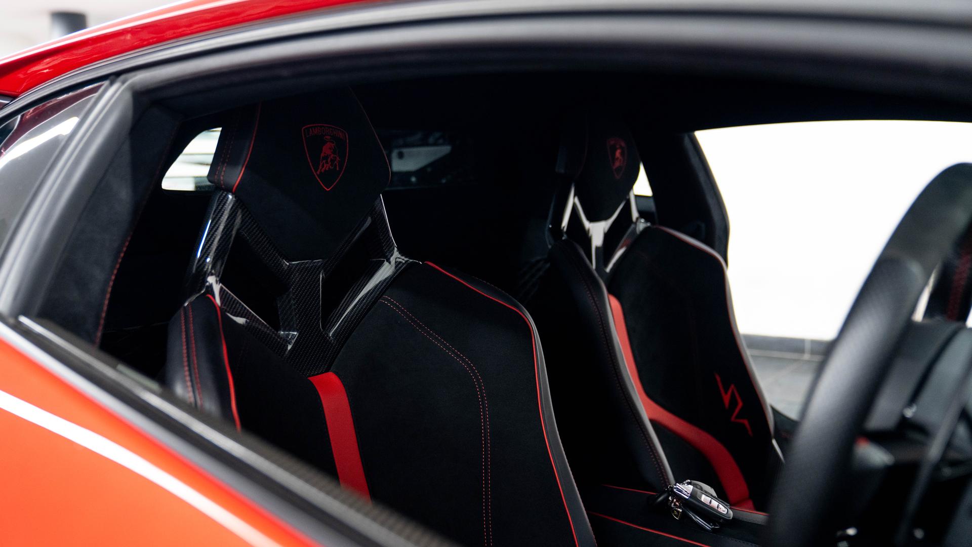 LAMBORGHINI Aventador Photo d40f65a4-1b0a-416c-a96c-0e6fdf9e0804.jpg
