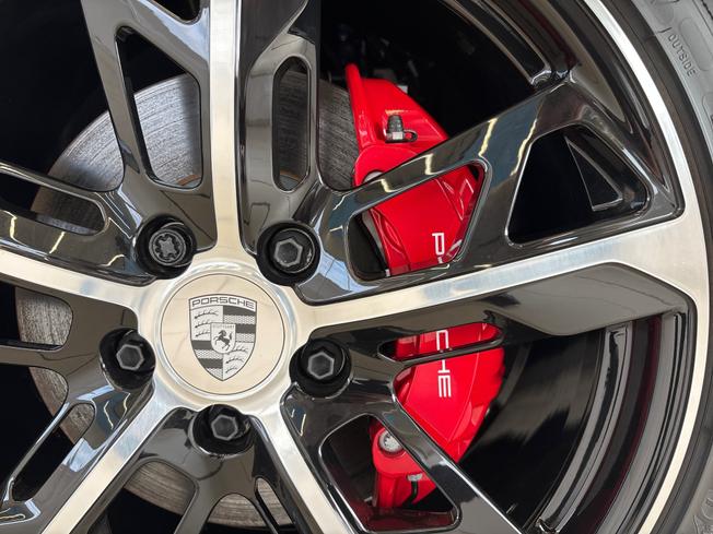 PORSCHE Taycan Photo 33