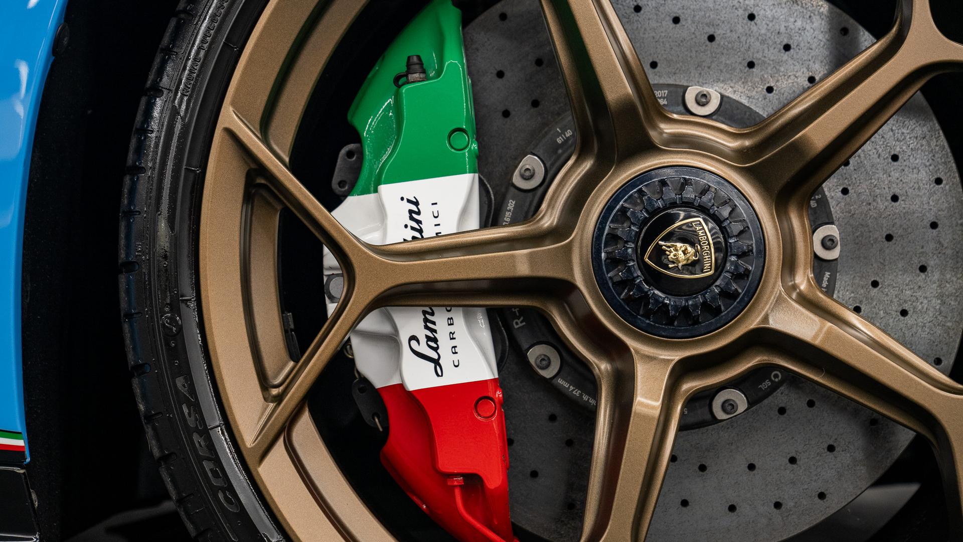 LAMBORGHINI Huracan Photo d4193c39-034b-49c9-9913-d0c9c72b573a.jpg