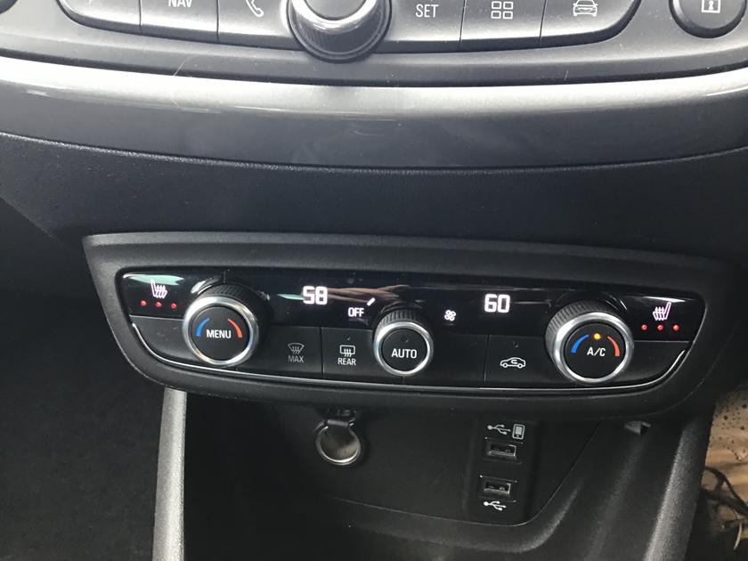 Vauxhall Crossland Photo d41c1308-d770-4d8d-9b85-b01dba05048d.jpg