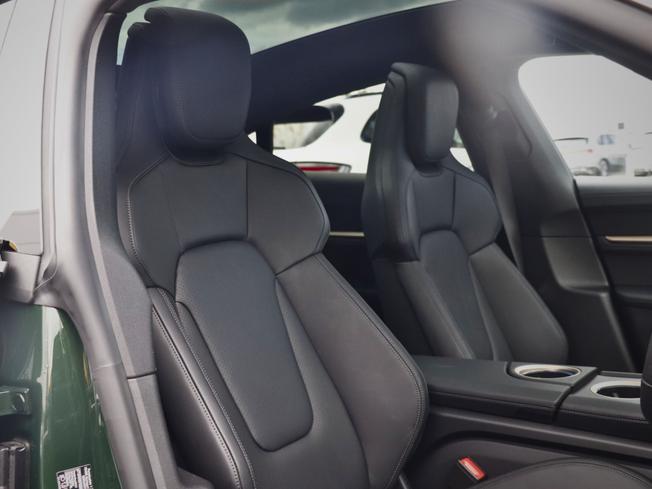 PORSCHE Taycan Photo 21