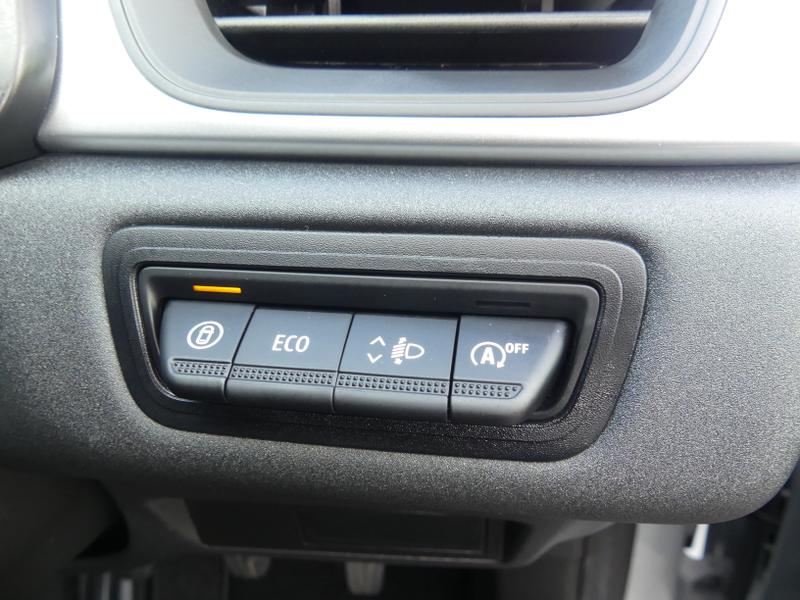 Renault Captur Photo d420e932-7003-4dc6-a8b0-7bba76d28479.jpg