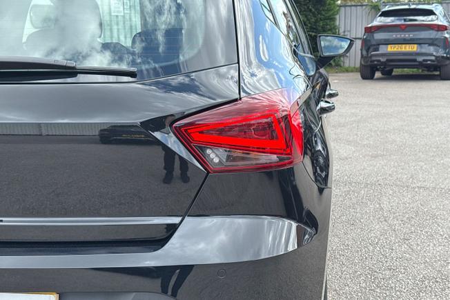 SEAT Ibiza Photo 18