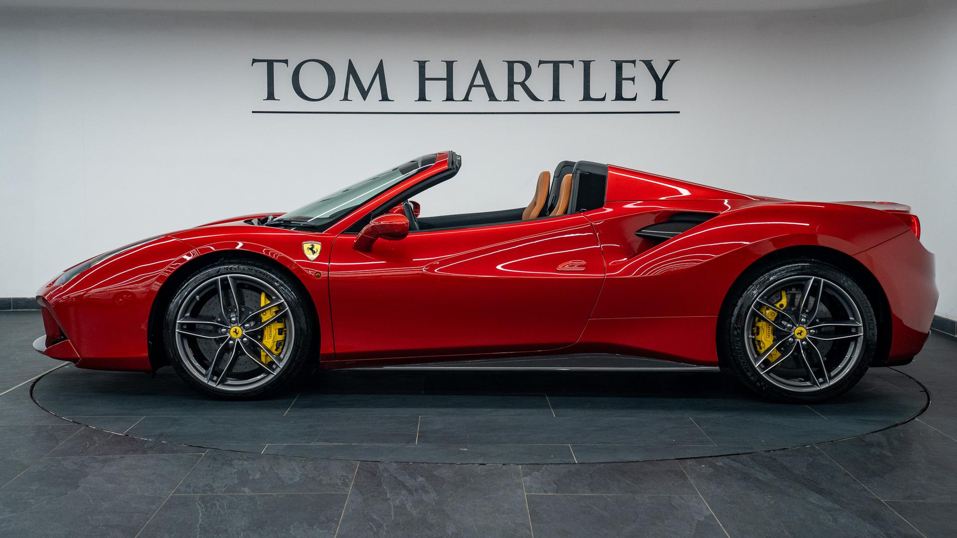 Ferrari 488 Photo d42e5d2e-1652-494d-9396-503d5ac483d3.jpg