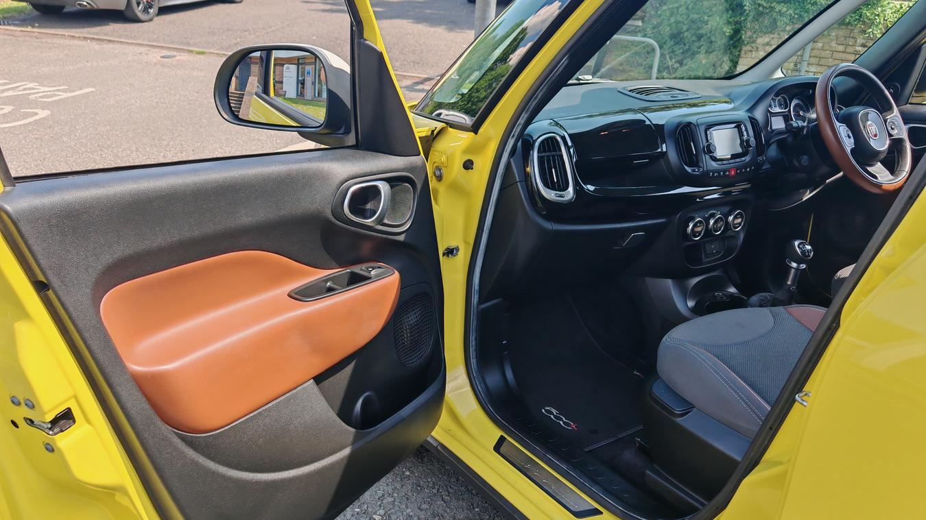 Used Fiat 500L MV14AEY 23