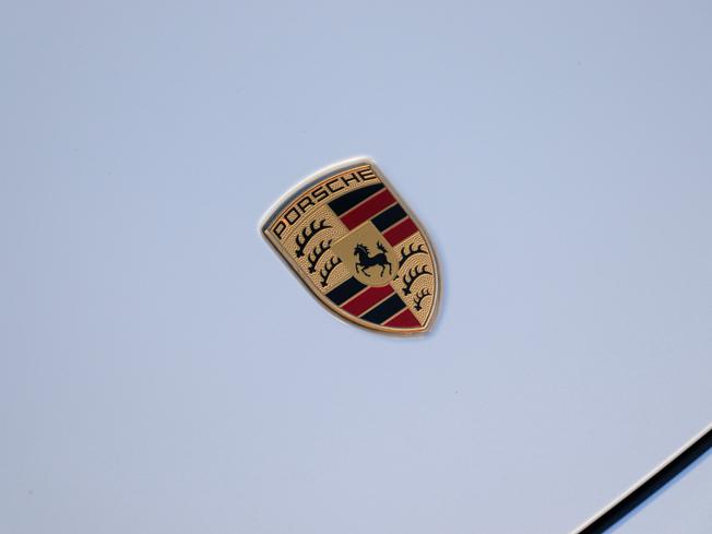 PORSCHE Taycan Photo 24