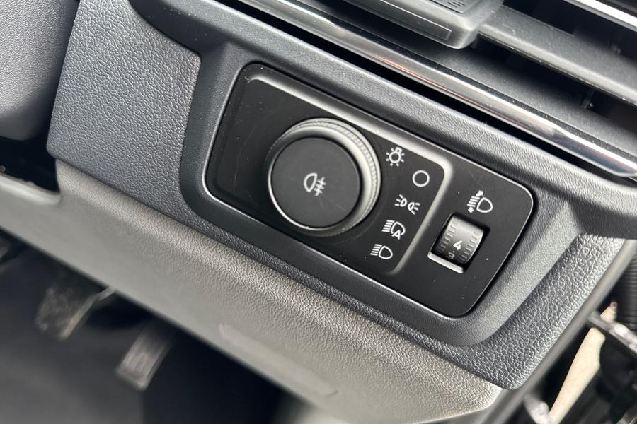 Ford TRANSIT CUSTOM Photo d451ec6e-6934-41ae-8a49-8b7f222a3867.jpg