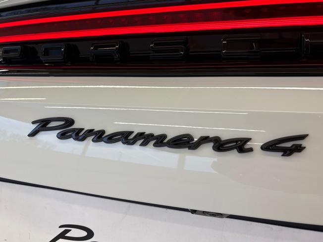 PORSCHE Panamera Photo 50