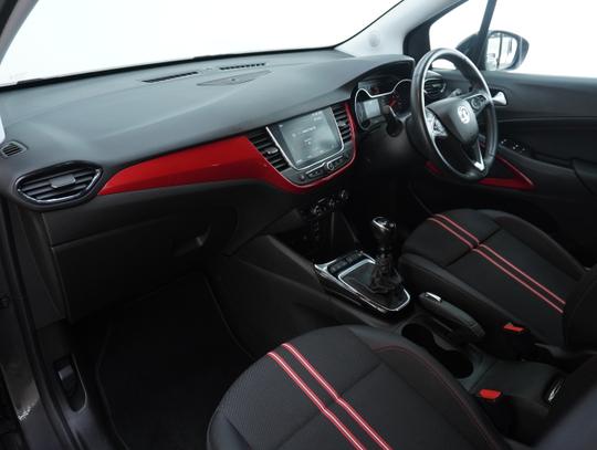 Vauxhall Crossland Photo d46faac6-23da-4847-a48d-90891fc2fd31.jpg